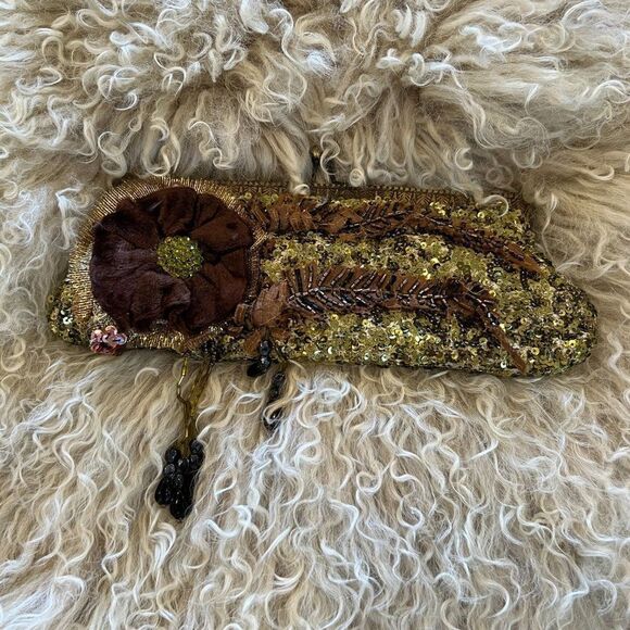 Vintage Wayne M. Kleski Katherine's Collection Gold Sequin Velvet Flower Clutch - Picture 10 of 15